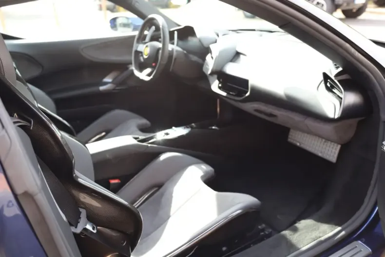 Ferrari SF90 din 2021 cu 15.500 km - oferta FER121352 - foto 13