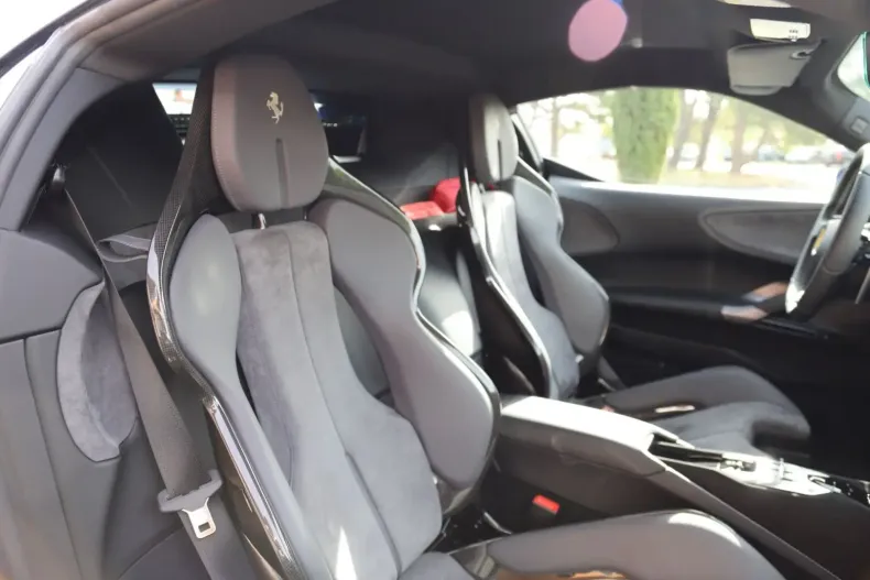 Ferrari SF90 din 2021 cu 15.500 km - oferta FER121352 - foto 14