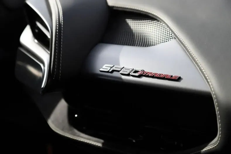 Ferrari SF90 din 2021 cu 15.500 km - oferta FER121352 - foto 15