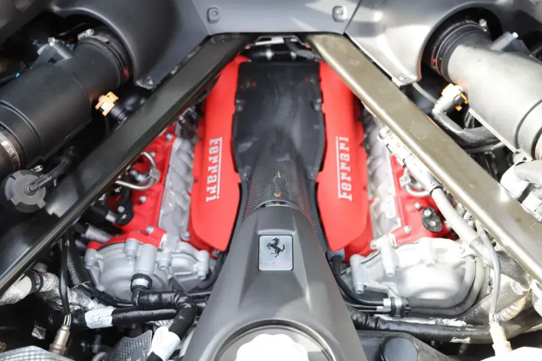 Ferrari SF90 din 2021 cu 15.500 km - oferta FER121352 - foto 16