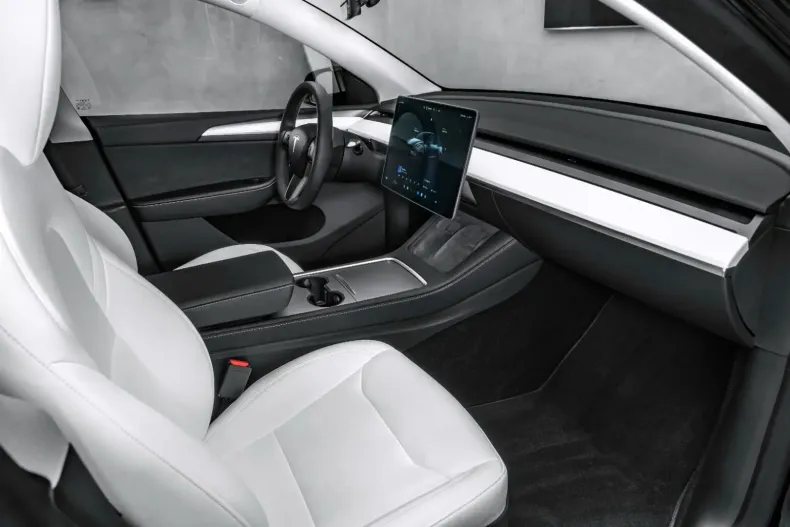 Tesla Model Y din 2024 cu 22.250 km - oferta TES121376 - foto 12