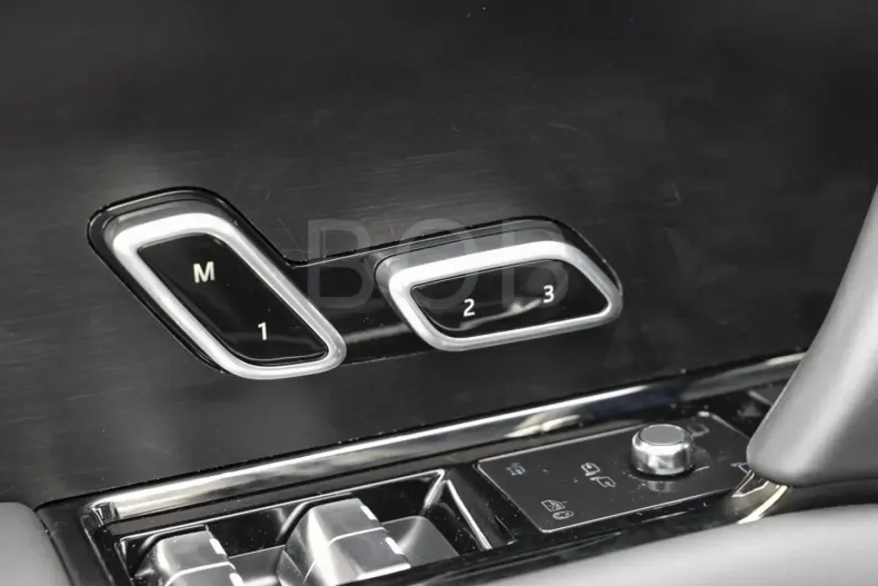 Land Rover Range Rover din 2024 cu 9.500 km - oferta LAN121377 - foto 10