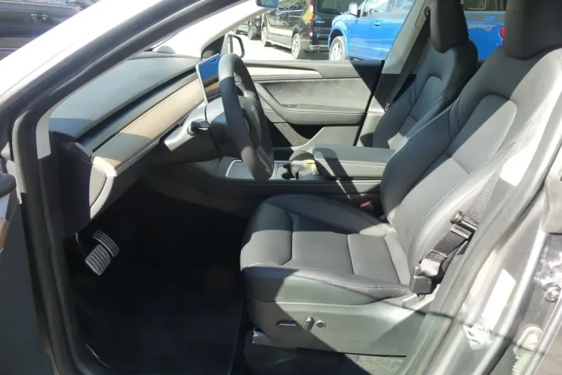 Tesla Model Y din 2024 cu 27.979 km - oferta TES121379 - foto 13