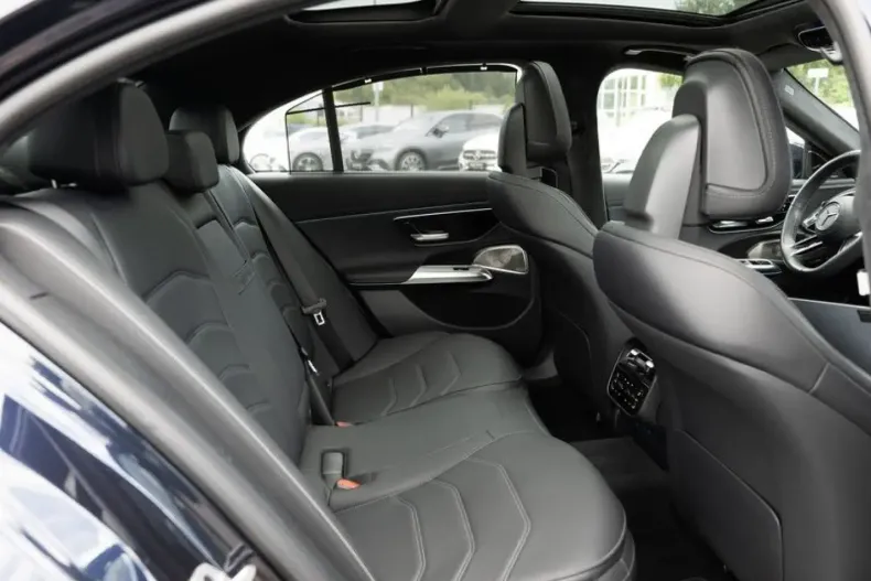 Mercedes-Benz E 450 din 2023 cu 23.670 km - oferta MER121387 - foto 6