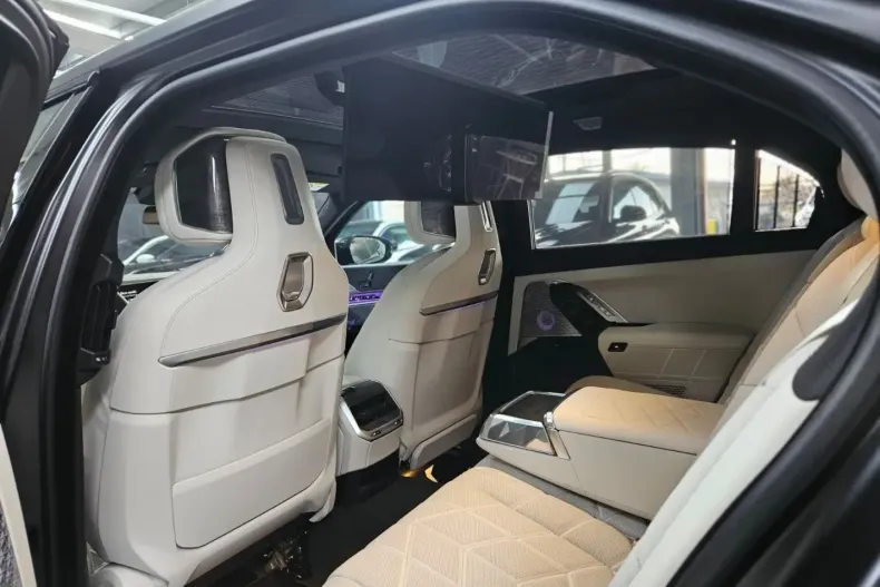 BMW M760 din 2024 cu 6.200 km - oferta BMW121395 - foto 13