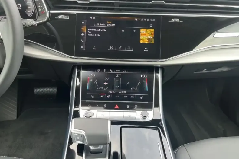 Audi Q8 din 2024 cu 9.950 km - oferta AUD121422 - foto 14