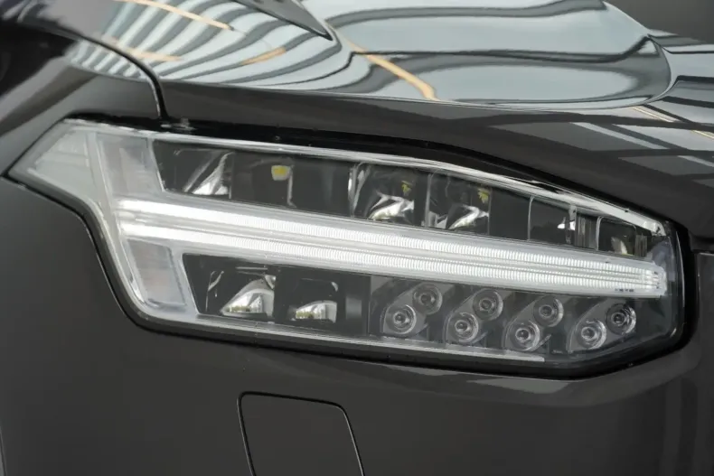 Volvo XC90 din 2024 cu 14.007 km - oferta VOL121425 - foto 3