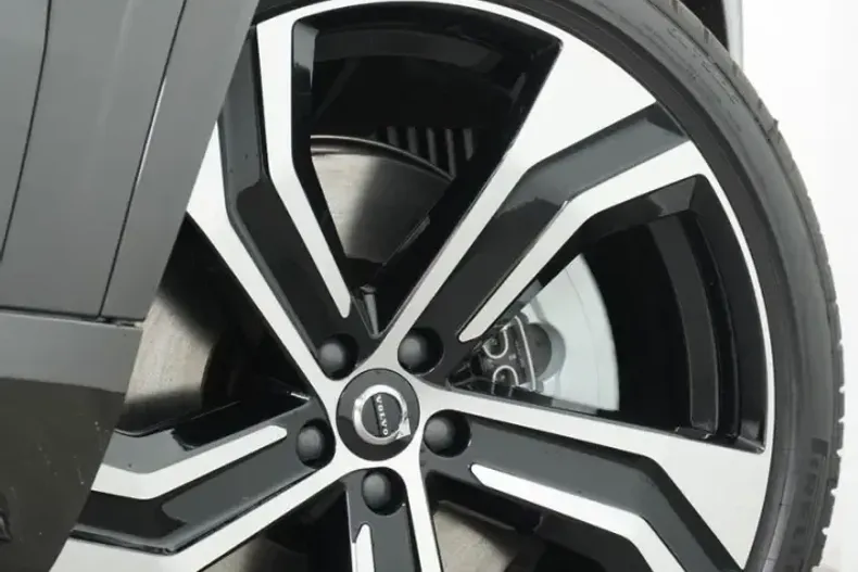 Volvo XC90 din 2024 cu 14.007 km - oferta VOL121425 - foto 6