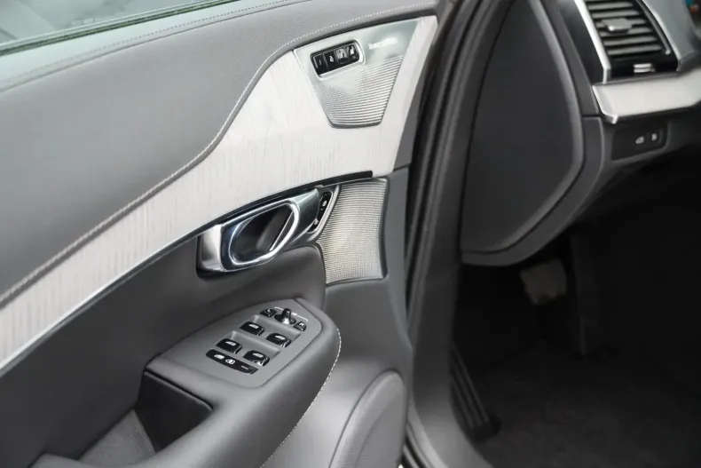 Volvo XC90 din 2024 cu 14.007 km - oferta VOL121425 - foto 13