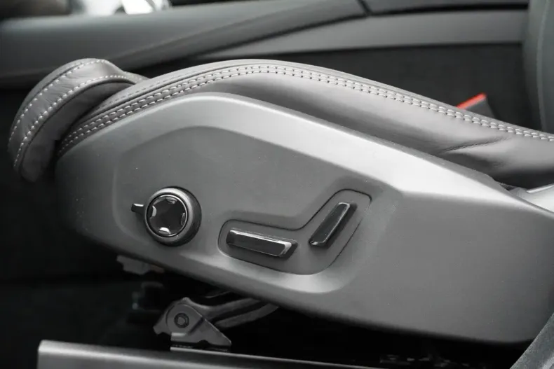 Volvo XC90 din 2024 cu 14.007 km - oferta VOL121425 - foto 14