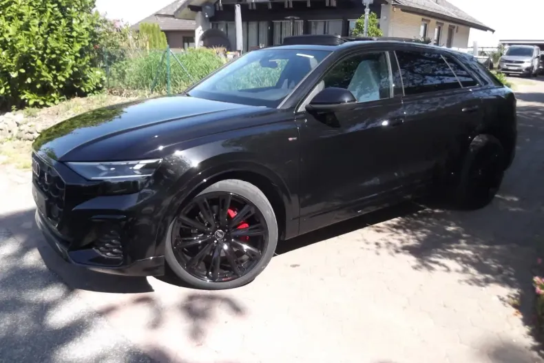 Audi Q8 din 2025 cu 30 km - oferta AUD121426 - foto 1