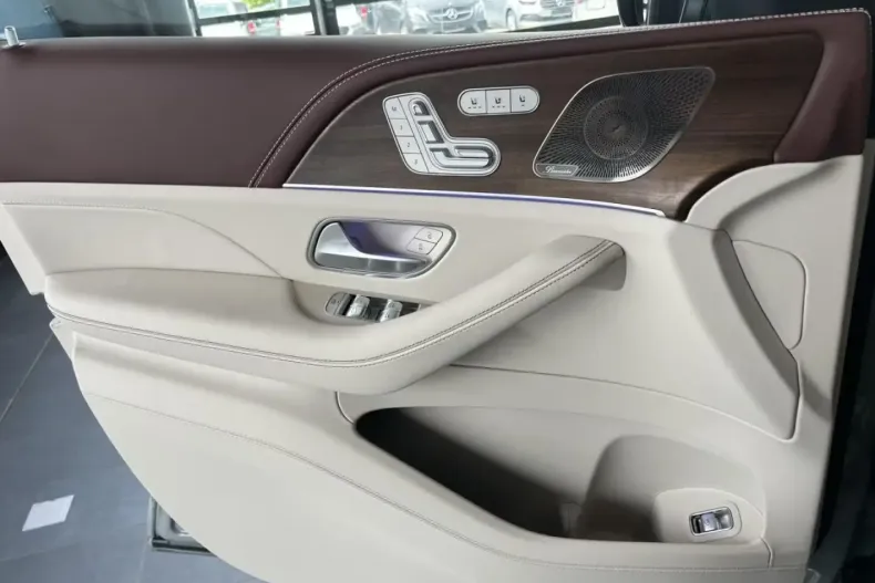 Mercedes-Benz GLS 600 din 2024 cu 3.661 km - oferta MER121431 - foto 15