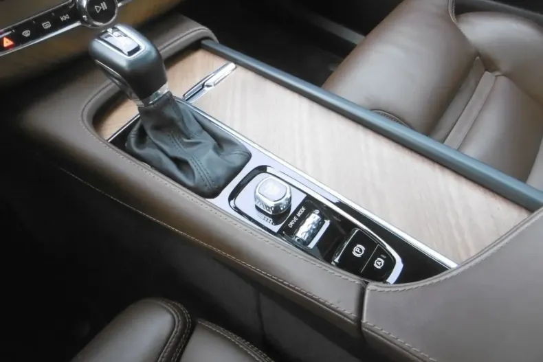 Volvo XC90 din 2020 cu 74.939 km - oferta VOL121439 - foto 10