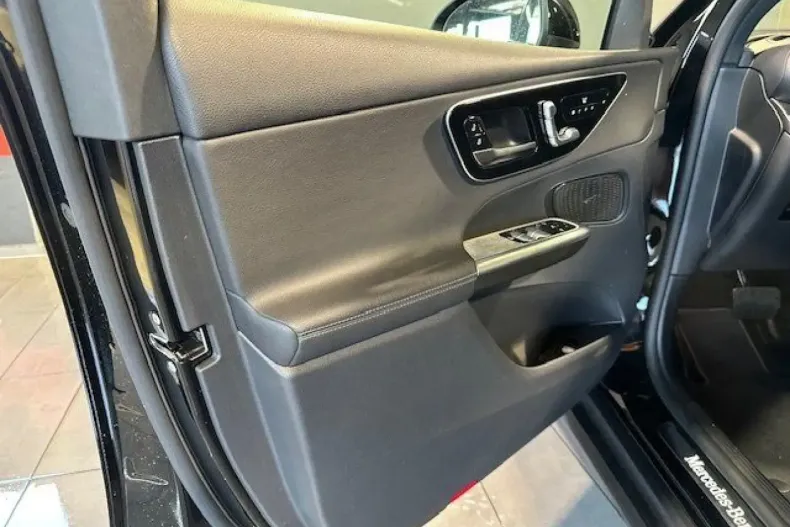 Mercedes-Benz GLC 200 din 2023 cu 50.225 km - oferta MER121444 - foto 12