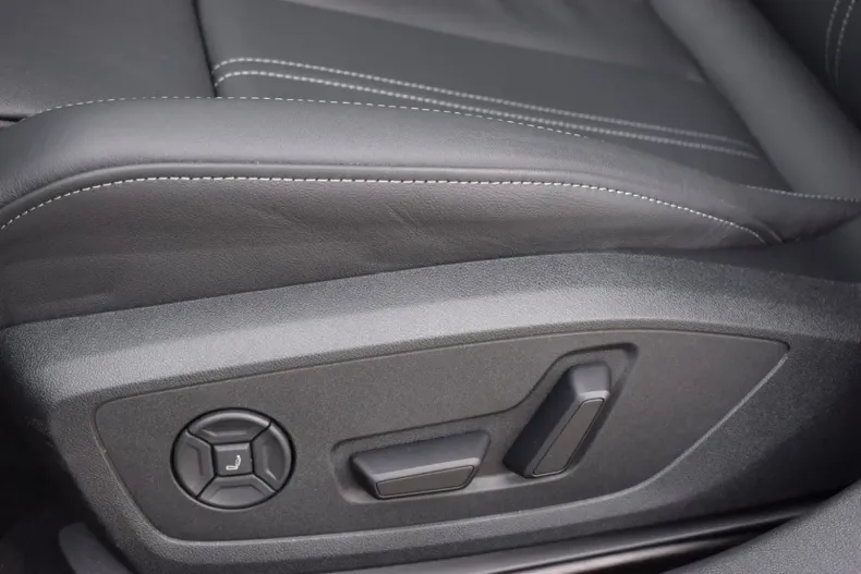 Audi S3 din 2024 cu 8.100 km - oferta AUD121445 - foto 12