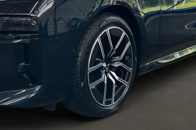 BMW 740 din 2024 cu 12.300 km - oferta BMW121448 - foto 9