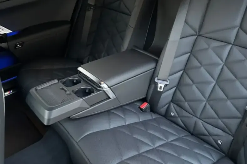 BMW 740 din 2024 cu 12.300 km - oferta BMW121448 - foto 24