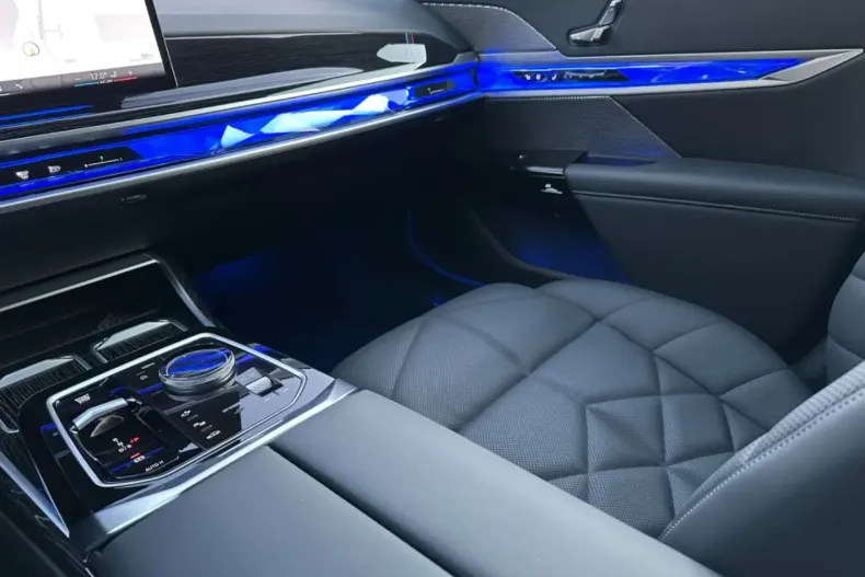 BMW 740 din 2024 cu 12.300 km - oferta BMW121448 - foto 25