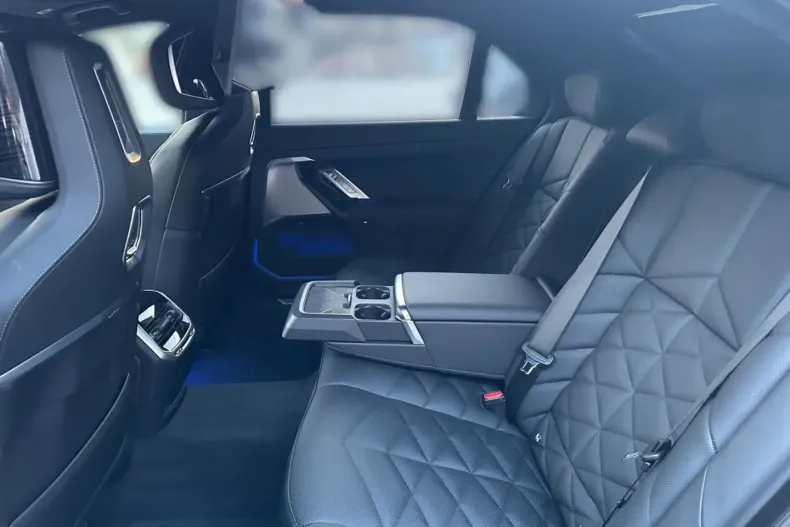 BMW 740 din 2024 cu 12.300 km - oferta BMW121448 - foto 36