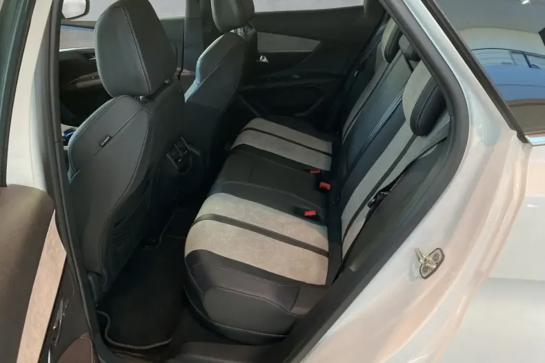 Peugeot 3008 din 2020 cu 60.047 km - oferta PEU121452 - foto 13