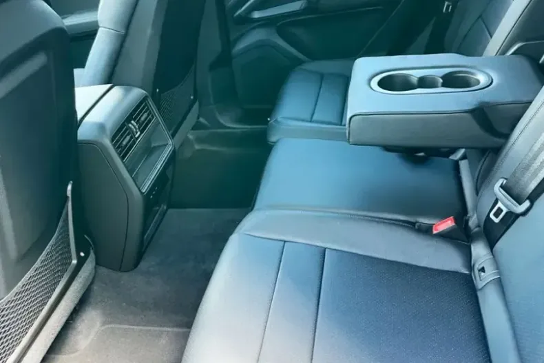 Porsche Cayenne din 2024 cu 9.950 km - oferta POR121476 - foto 8