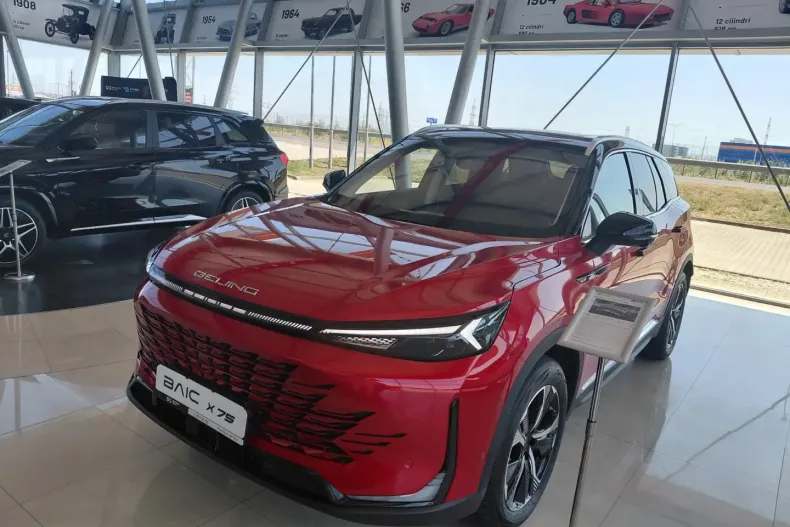 BAIC Beijing X75 din 2025 cu 5 km - oferta BAI121479 - foto 2