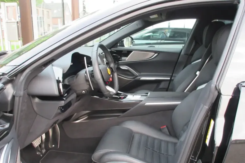 Ferrari Purosangue din 2024 cu 5.000 km - oferta FER121485 - foto 6