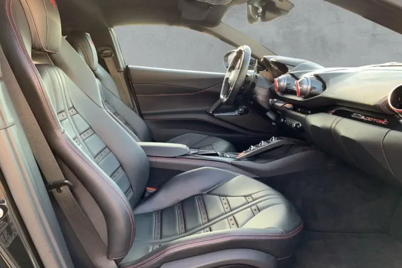 Ferrari 812 din 2020 cu 11.500 km - oferta FER121503 - foto 3