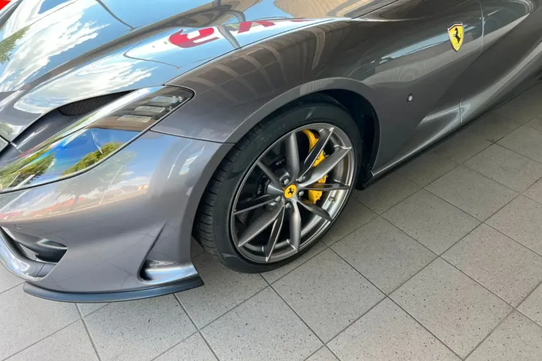 Ferrari 812 din 2022 cu 5.500 km - oferta FER121505 - foto 2