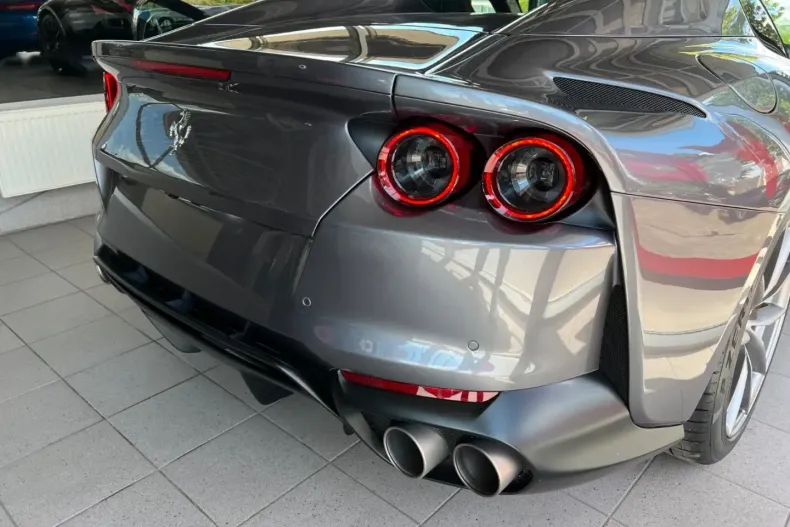 Ferrari 812 din 2022 cu 5.500 km - oferta FER121505 - foto 4