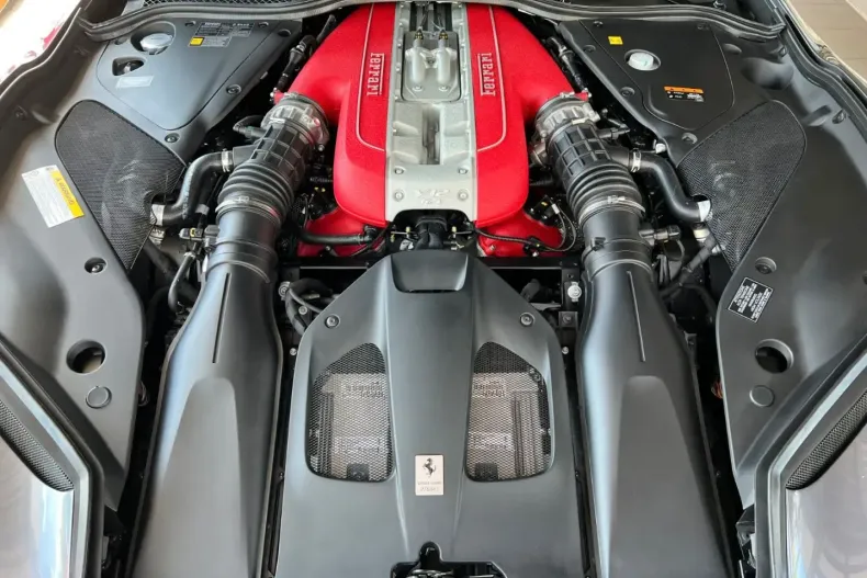 Ferrari 812 din 2022 cu 5.500 km - oferta FER121505 - foto 6