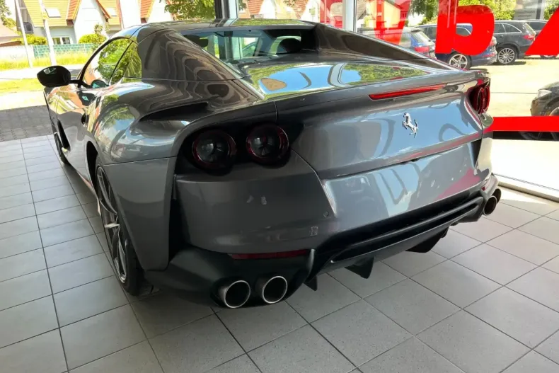 Ferrari 812 din 2022 cu 5.500 km - oferta FER121505 - foto 9