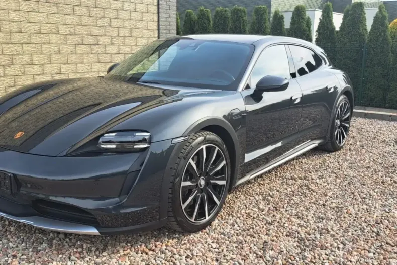 Porsche Taycan din 2023 cu 34.600 km - oferta POR121507 - foto 1