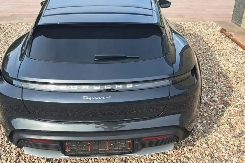 Porsche Taycan din 2023 cu 34.600 km - oferta POR121507 - foto 6