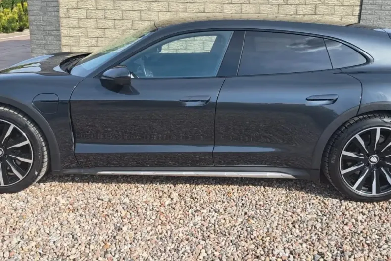 Porsche Taycan din 2023 cu 34.600 km - oferta POR121507 - foto 7