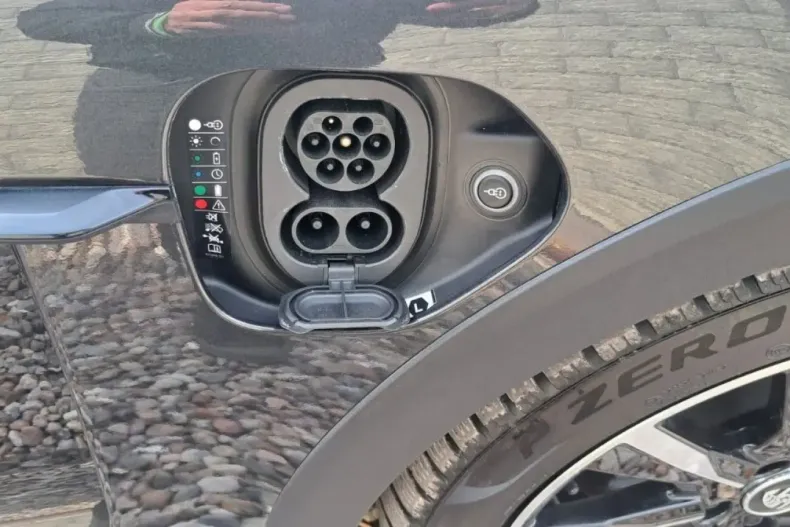 Porsche Taycan din 2023 cu 34.600 km - oferta POR121507 - foto 10