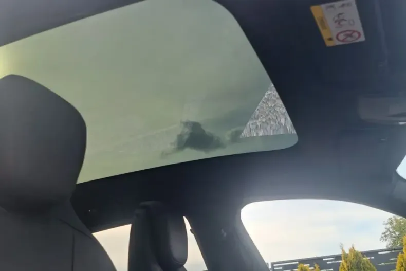 Porsche Taycan din 2023 cu 34.600 km - oferta POR121507 - foto 11