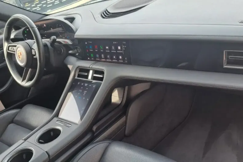Porsche Taycan din 2023 cu 34.600 km - oferta POR121507 - foto 18