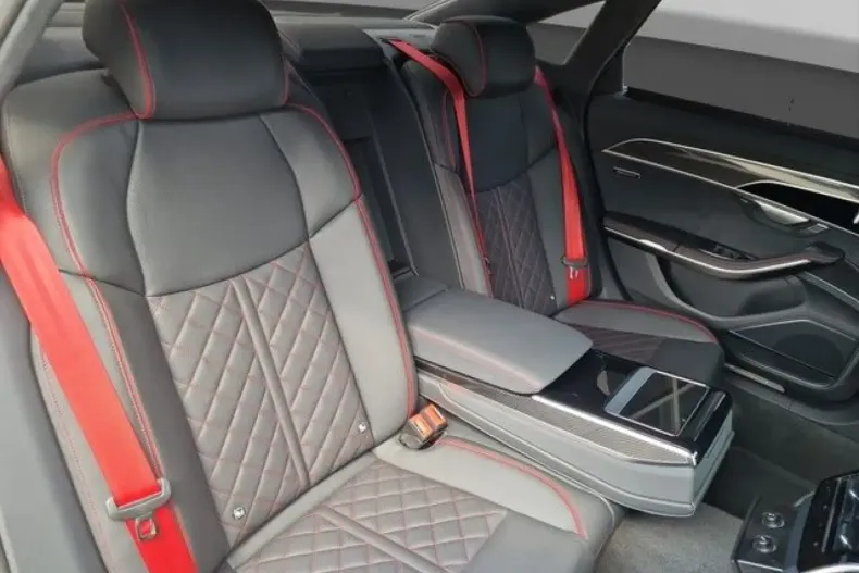 Audi A8 din 2024 cu 16.800 km - oferta AUD121515 - foto 7