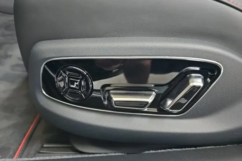 Audi A8 din 2024 cu 16.800 km - oferta AUD121515 - foto 17