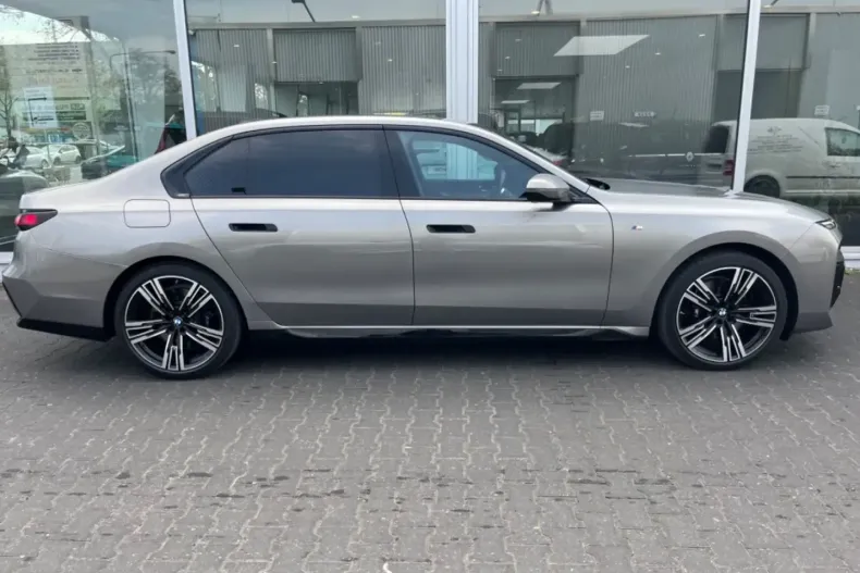 BMW 740 din 2023 cu 72.500 km - oferta BMW121520 - foto 4