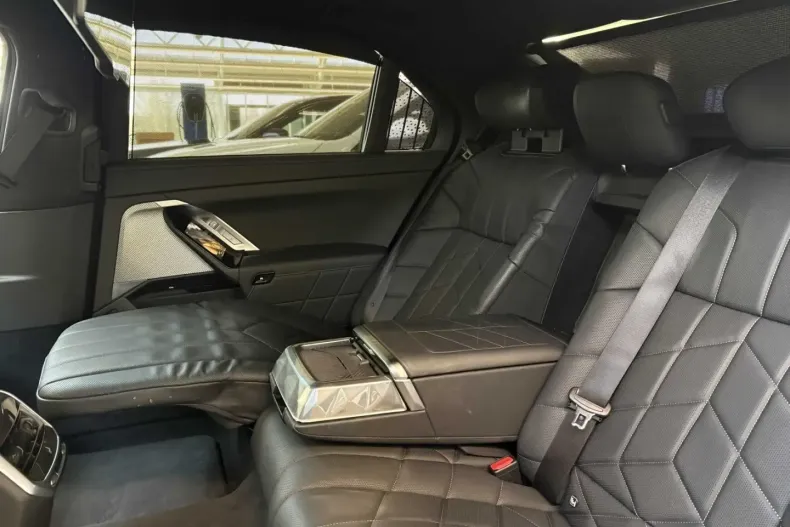 BMW 750 din 2023 cu 85.600 km - oferta BMW121522 - foto 16