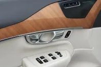 Volvo XC90 din 2021 cu 106.700 km - oferta VOL121527 - foto 5