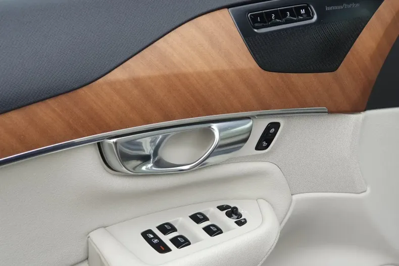 Volvo XC90 din 2021 cu 106.700 km - oferta VOL121527 - foto 5