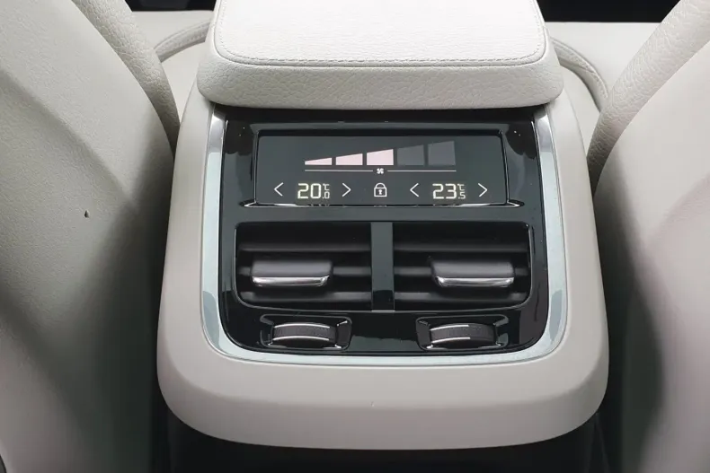 Volvo XC90 din 2021 cu 106.700 km - oferta VOL121527 - foto 10