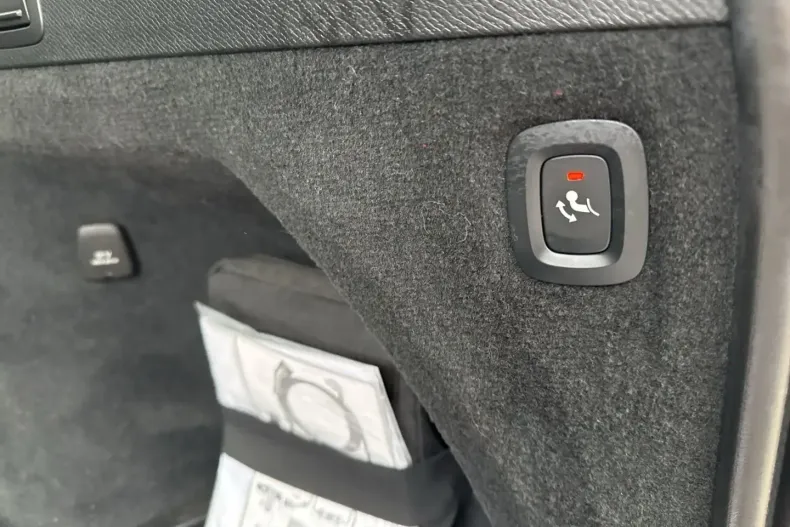 Volvo XC90 din 2021 cu 81.500 km - oferta VOL121528 - foto 9