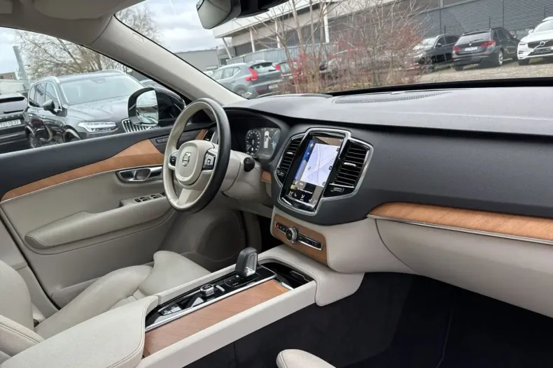 Volvo XC90 din 2021 cu 81.500 km - oferta VOL121528 - foto 17