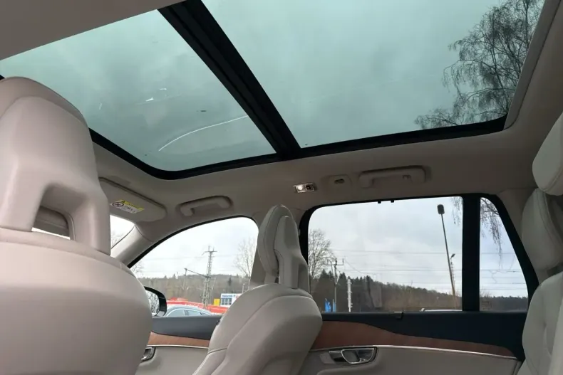 Volvo XC90 din 2021 cu 81.500 km - oferta VOL121528 - foto 18