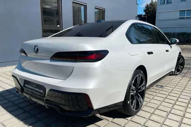 BMW 740 din 2024 cu 10.000 km - oferta BMW121532 - foto 7