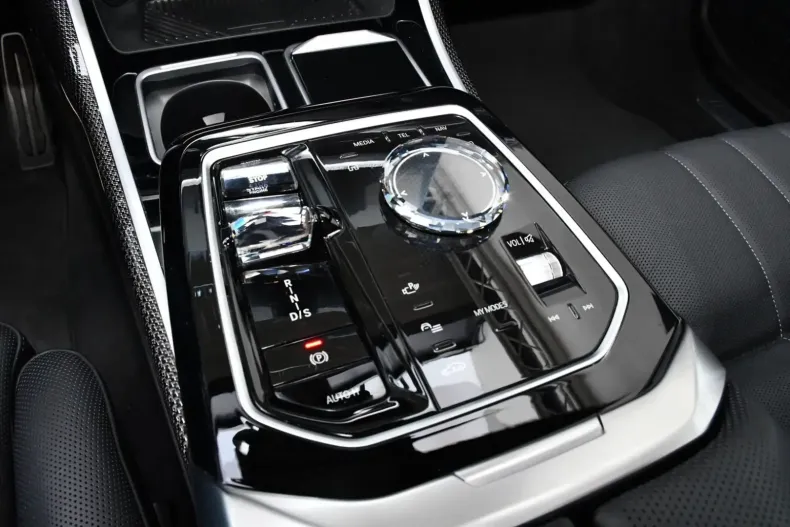 BMW 760 din 2023 cu 28.041 km - oferta BMW121535 - foto 9